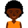 mulher negra, com cabelos cacheados